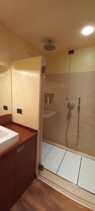 Daisy Apartment In Centro A كومو المظهر الخارجي الصورة